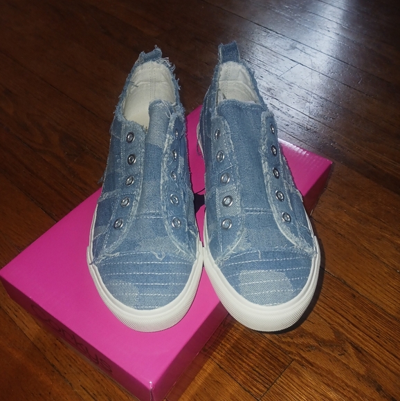 Corky's Babalu Lihht Demin Patches Slip in Sneaker- size 8 - Picture 2 of 4